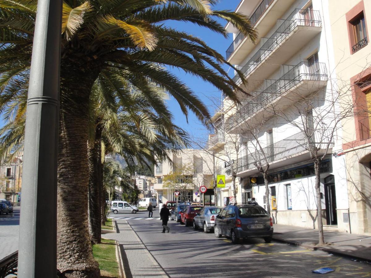 Hostal Residencia Celma Sant Carles De La Rapita Exterior photo