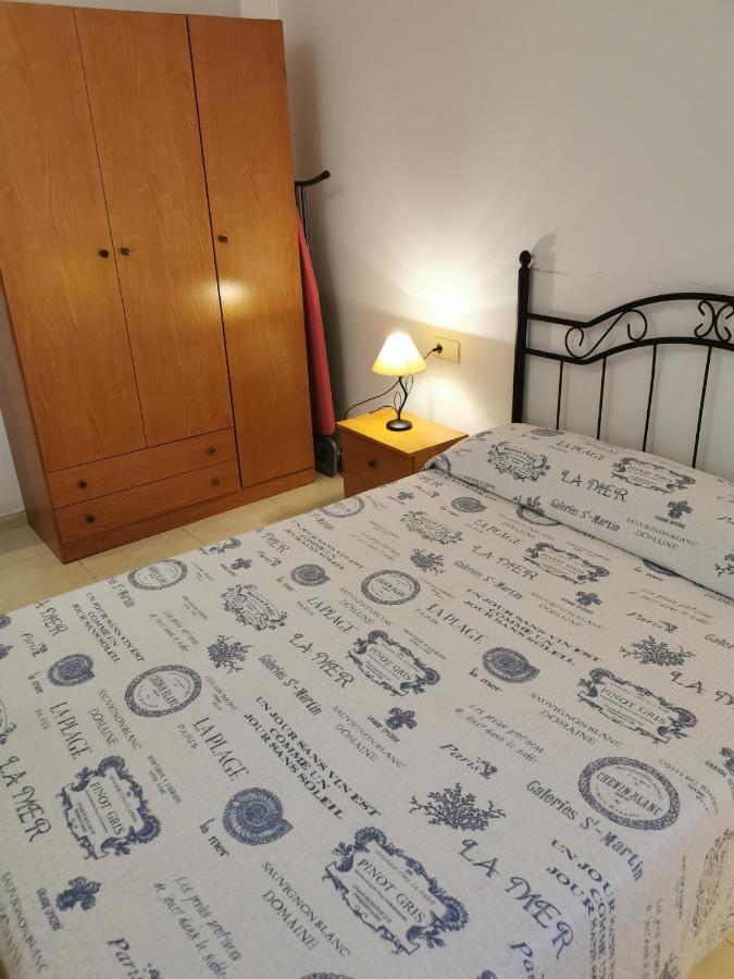 Hostal Residencia Celma Sant Carles De La Rapita Exterior photo