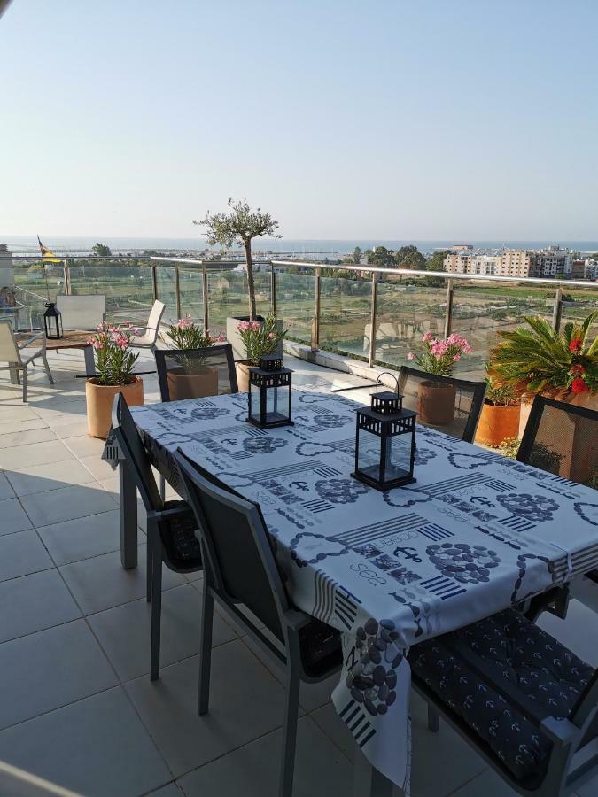 Hostal Residencia Celma Sant Carles De La Rapita Exterior photo